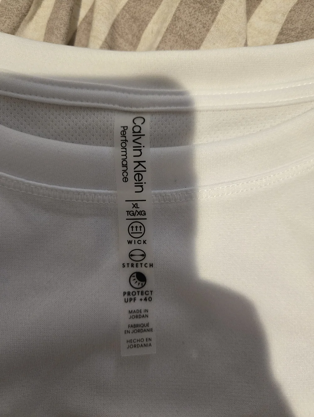 Calvin Klein Women’s Classic White Long-Sleeve Performance Top - Picture 2 of 3
